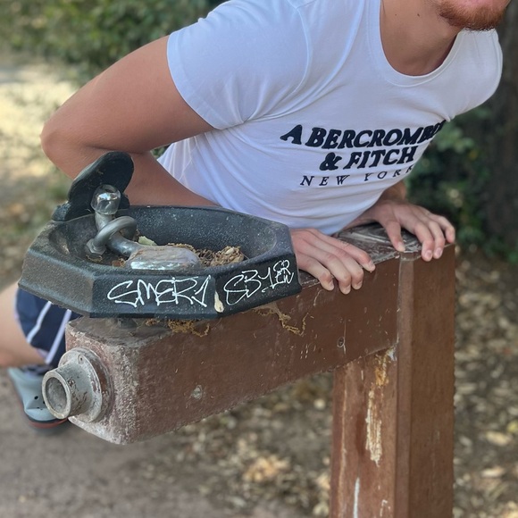 ABERCROMBIE MEN SOFT A&F COLLECTION T SHIRT WHITE NAVY BLUE APPLIQUÉ EMBLEM LOGO - Picture 14 of 16